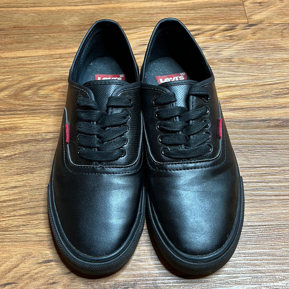 Levi’s Black Faux Leather Sneakers Mens Size 8